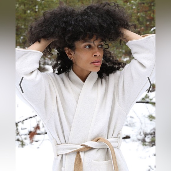 Wool wrap coat - Picture 5 of 16